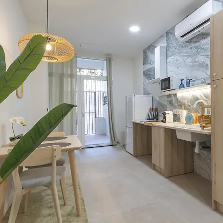 Rmz31 Loft - Espacioso Y Acogedor Estudio Con Terraza En Zona Ayora Apartment *