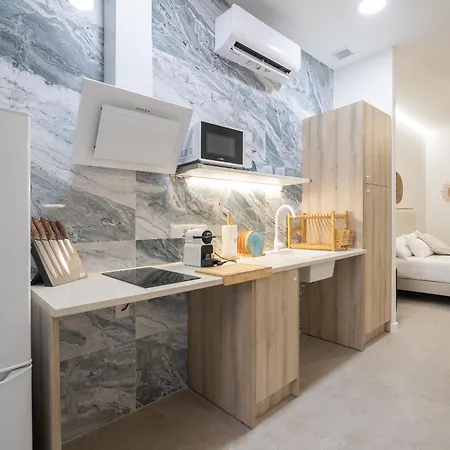 Rmz31 Loft - Espacioso Y Acogedor Estudio Con Terraza En Zona Ayora Valencia