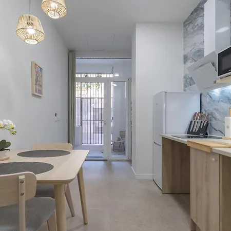 Apartment Rmz31 Loft - Espacioso Y Acogedor Estudio Con Terraza En Zona Ayora Valencia