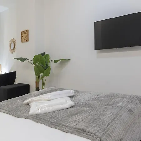 Rmz31 Loft - Espacioso Y Acogedor Estudio Con Terraza En Zona Ayora Apartment *