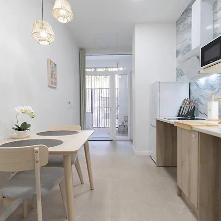 Rmz31 Loft - Espacioso Y Acogedor Estudio Con Terraza En Zona Ayora Apartment *